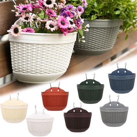 At Walmart Canada, you can find hanging planters for fences, railings, windows, and so much more. For any home with an available, well-lit window area, consider a window box planter. Window box planters are often narrow and wide, offering a great amount of space for plants and flowers. For anyone with a balcony or …